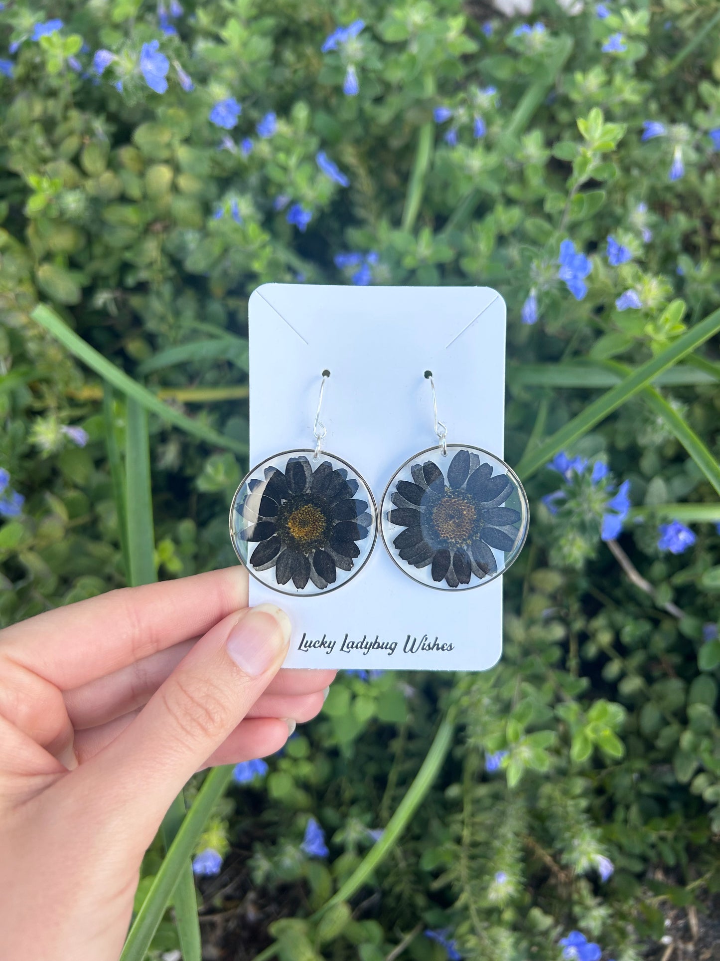 Daisy hoop earrings