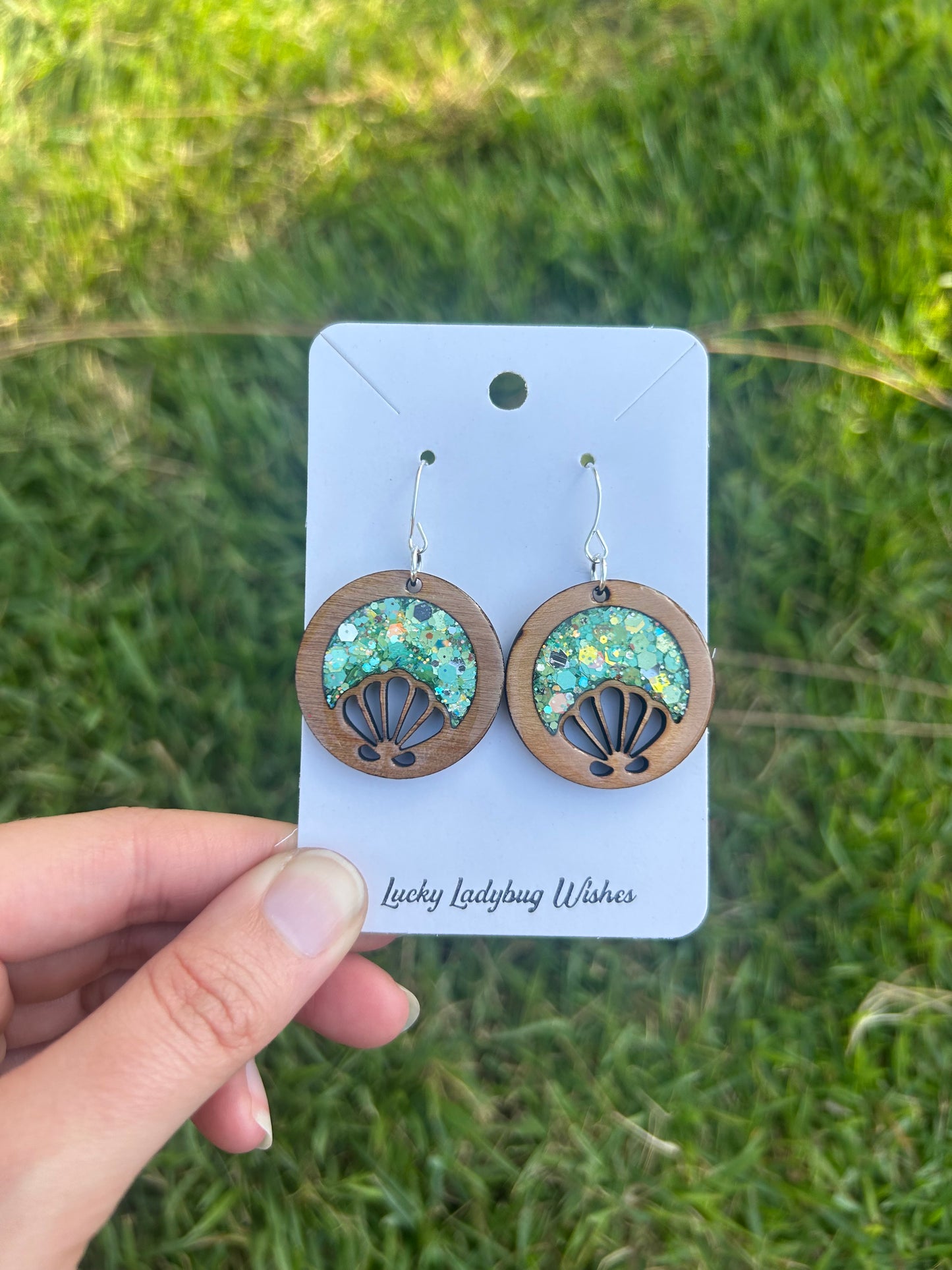 Hoop Shells wooden earrings