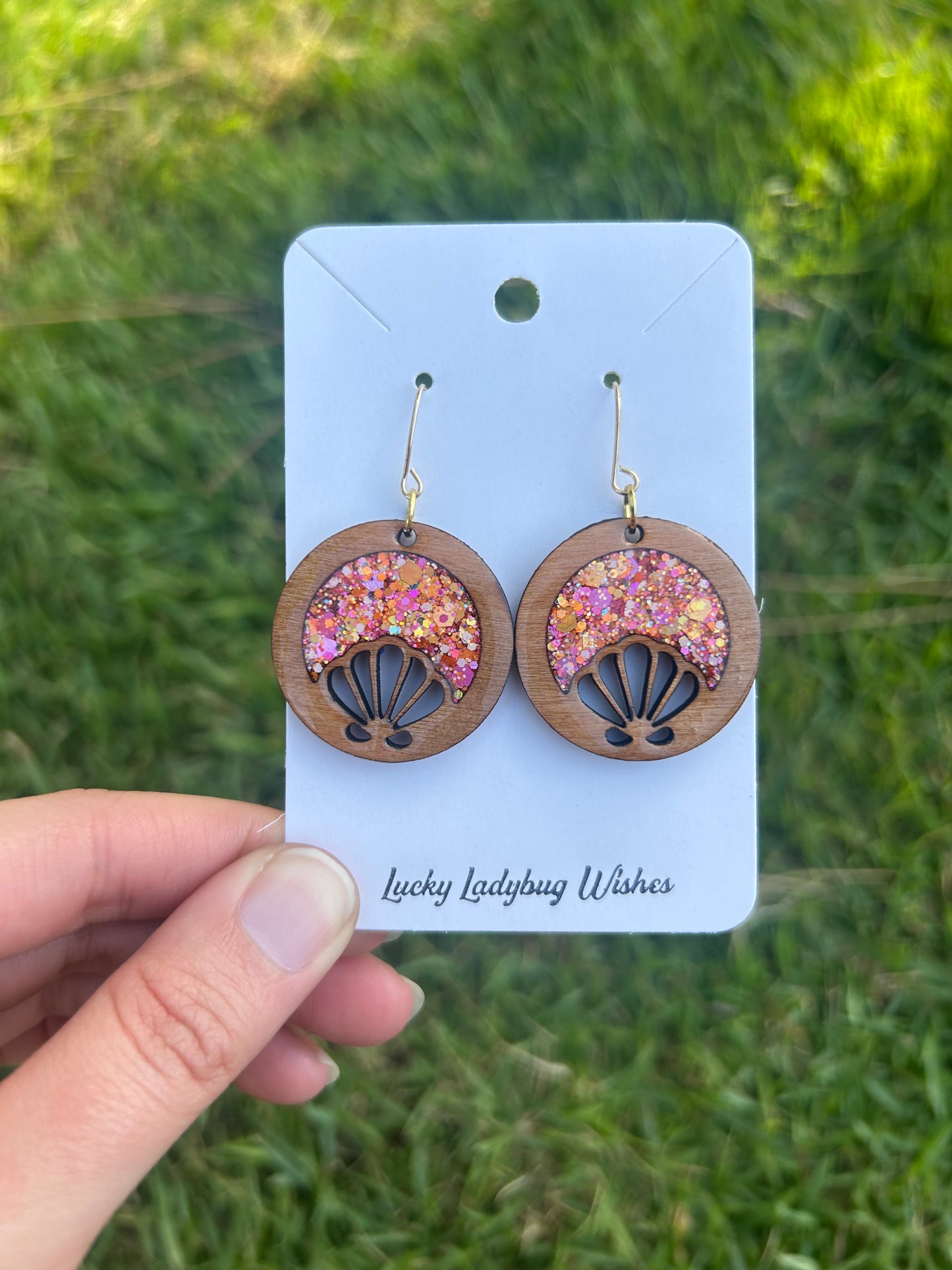 Hoop Shells wooden earrings