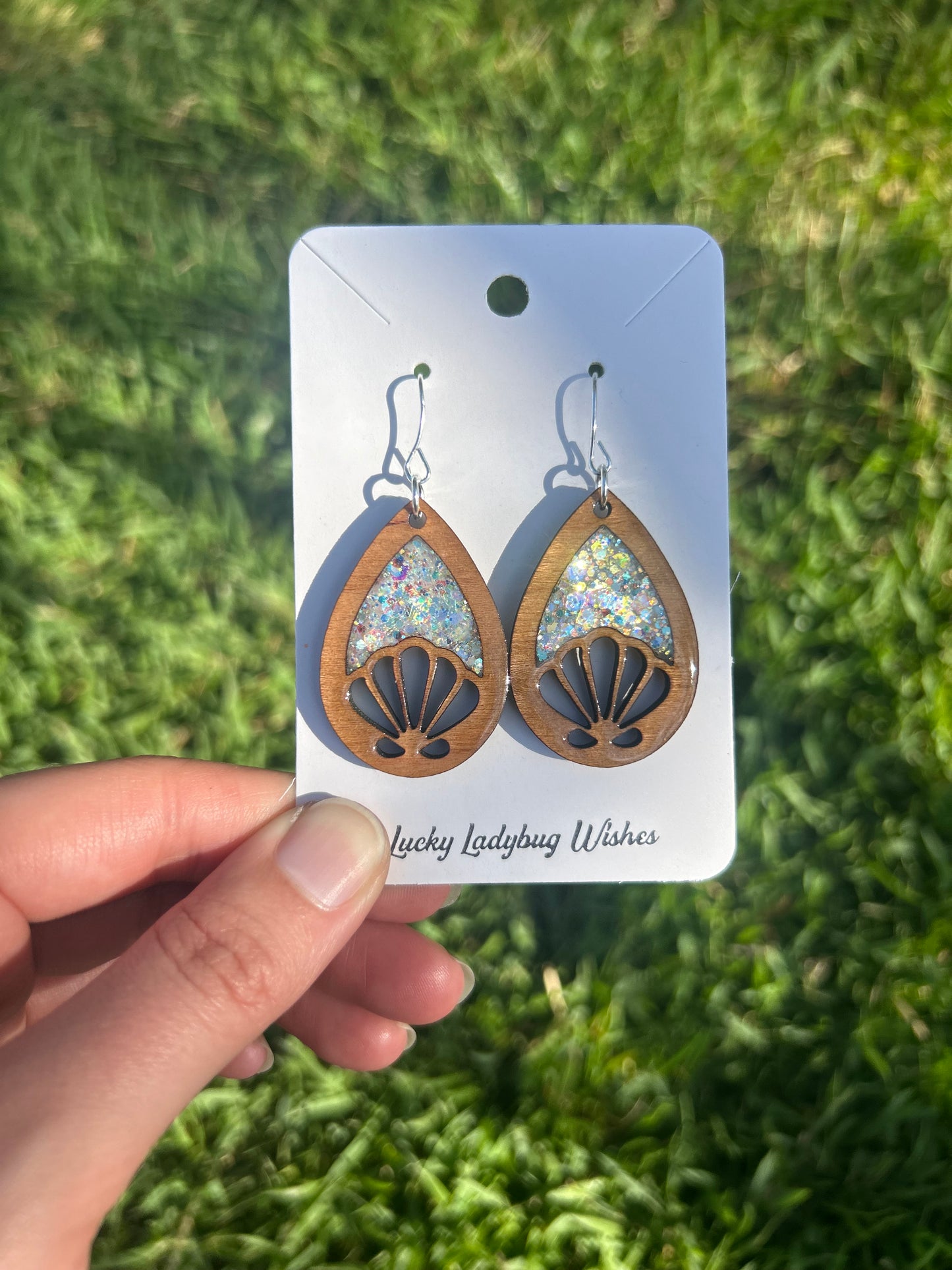 Teardrop Shells wooden earrings