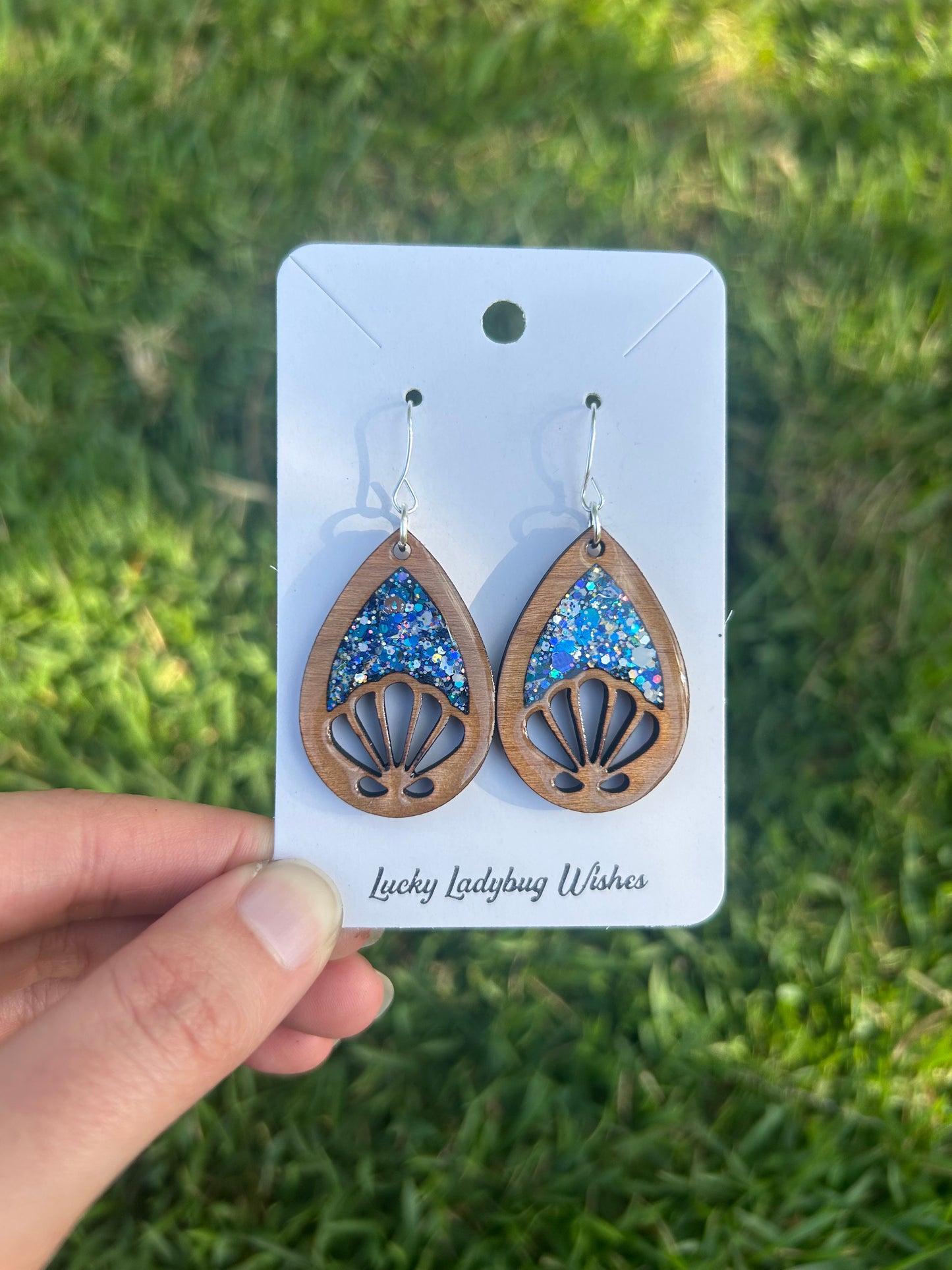 Teardrop Shells wooden earrings