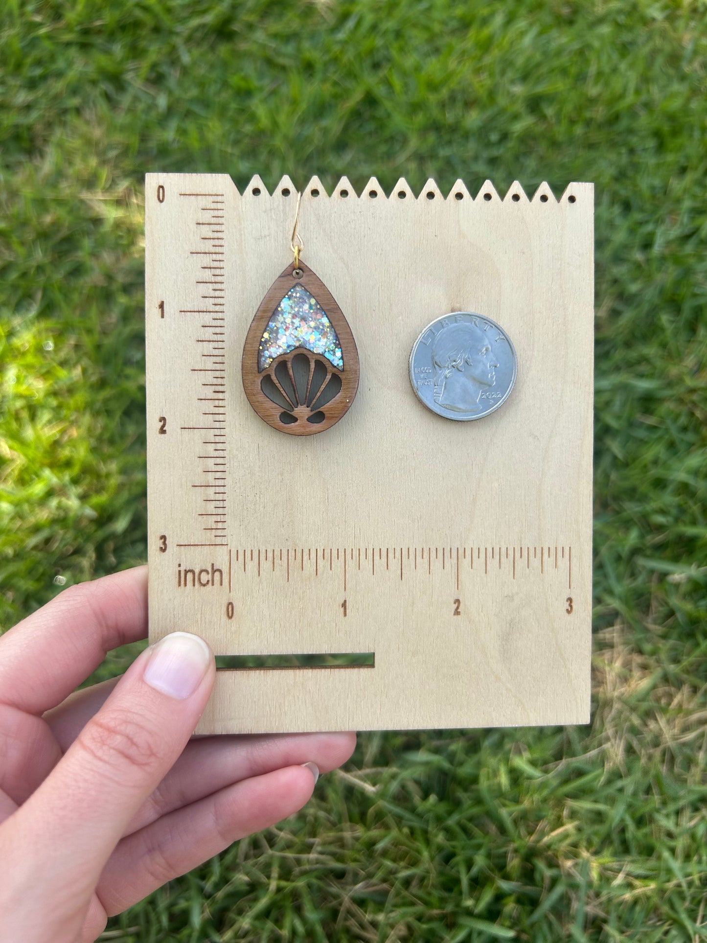 Teardrop Shells wooden earrings