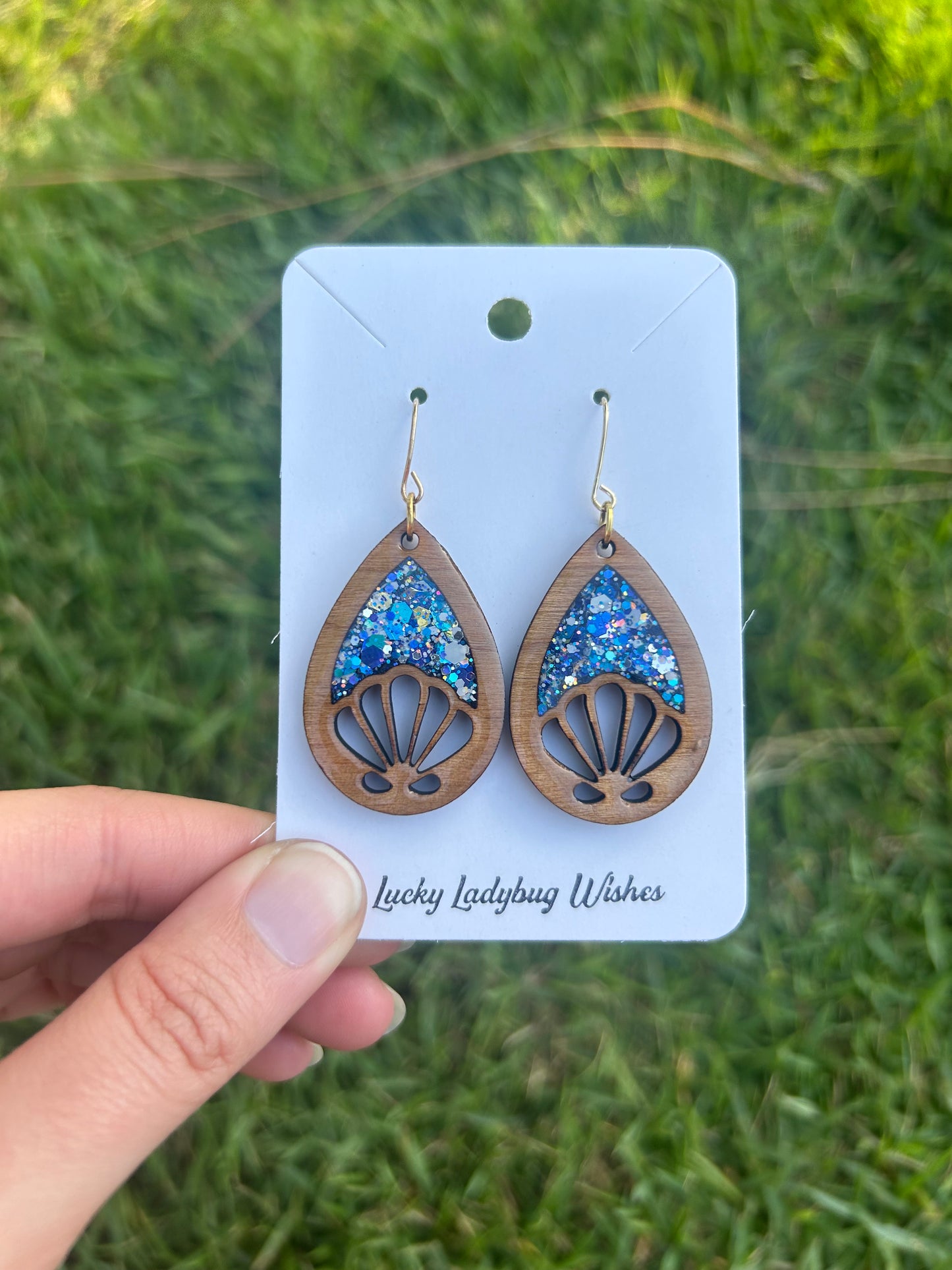 Teardrop Shells wooden earrings