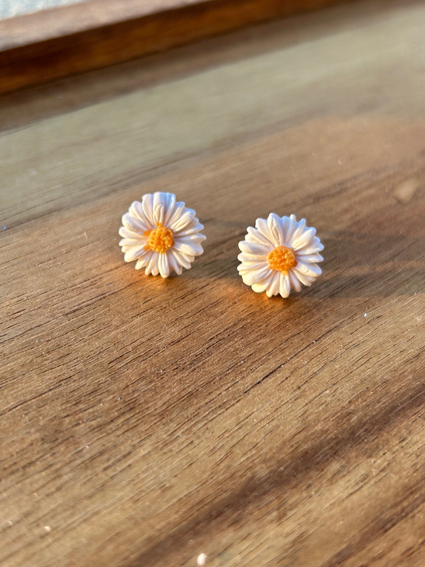 Daisy studs