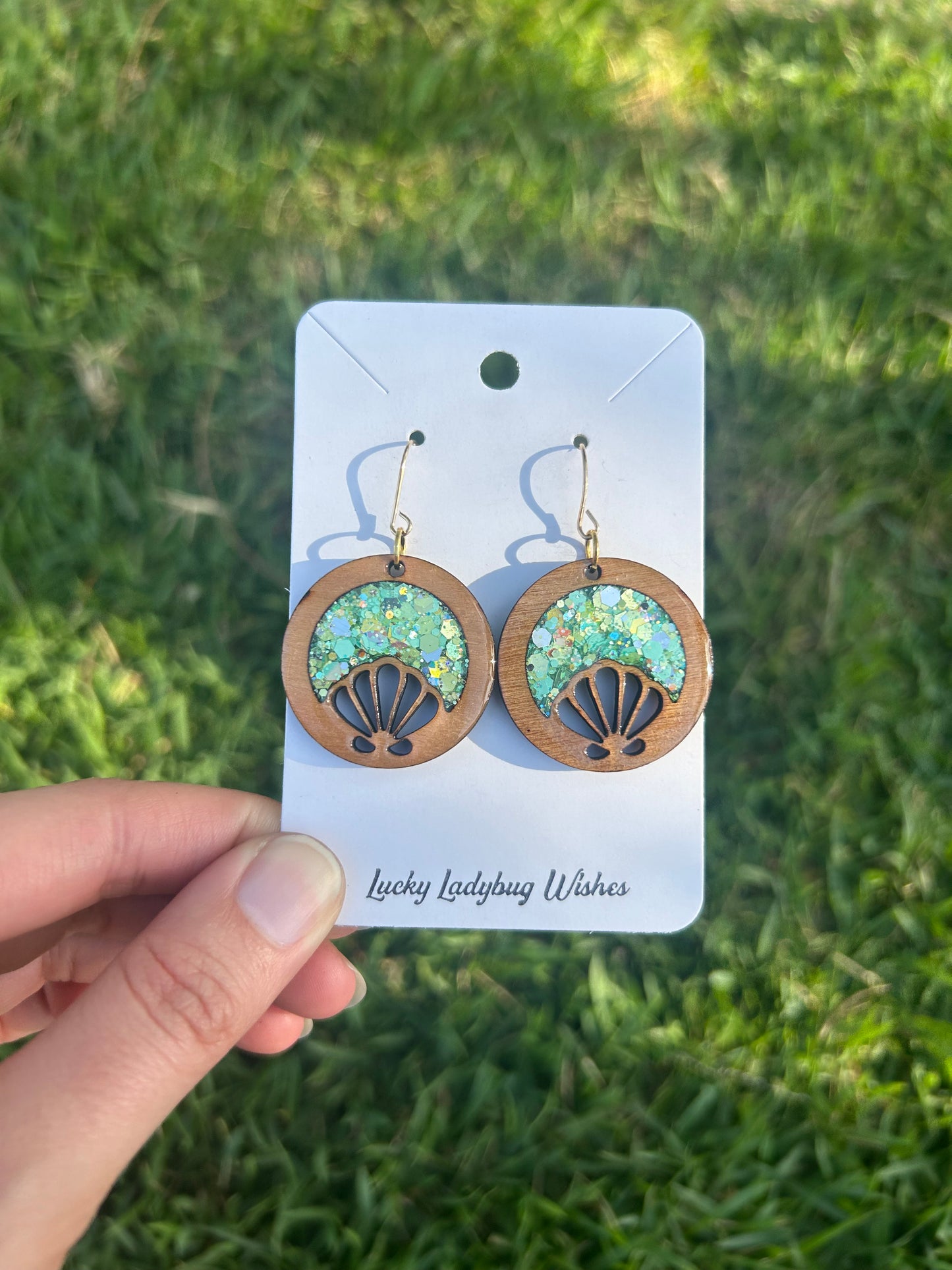 Hoop Shells wooden earrings