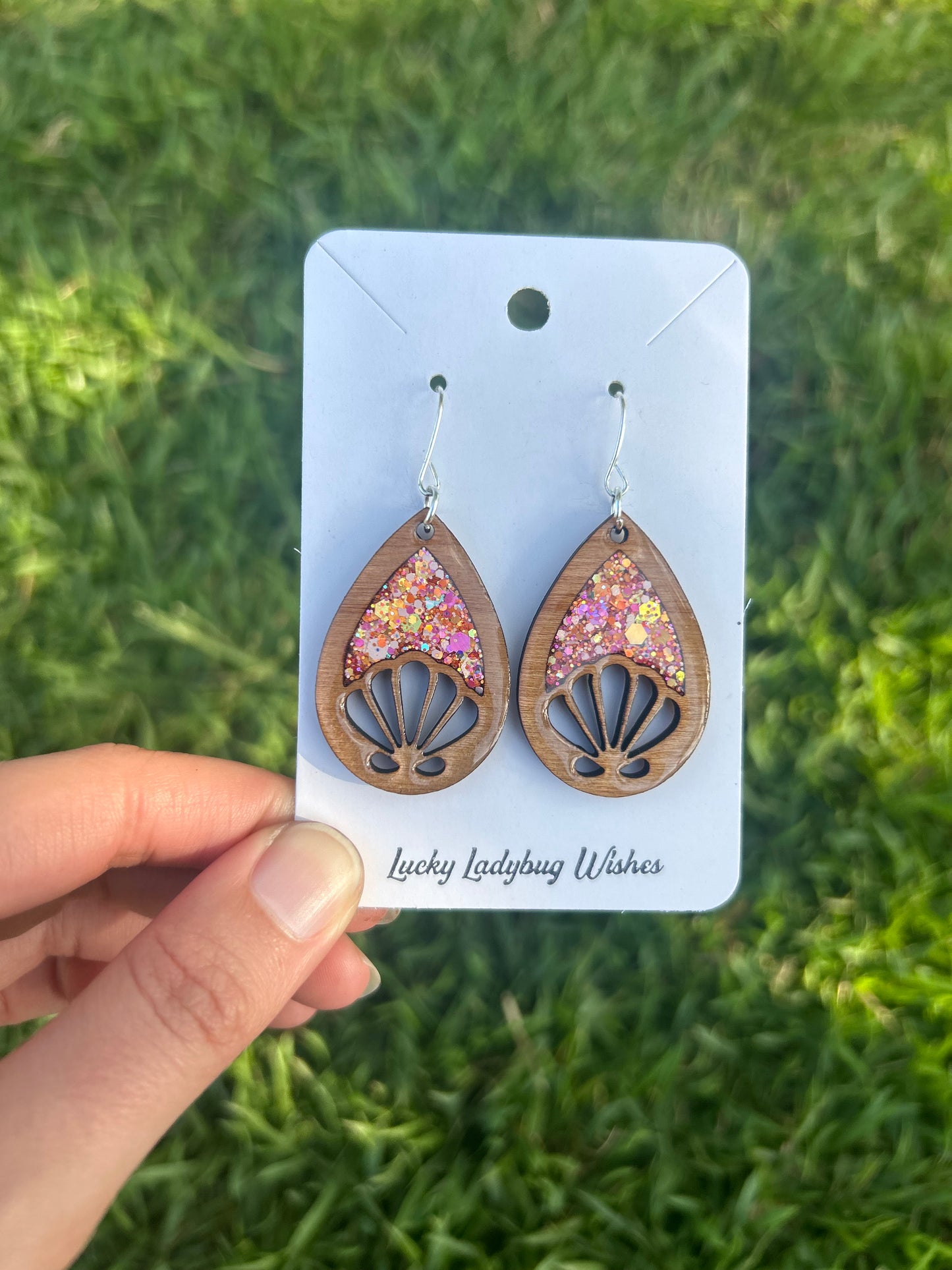 Teardrop Shells wooden earrings