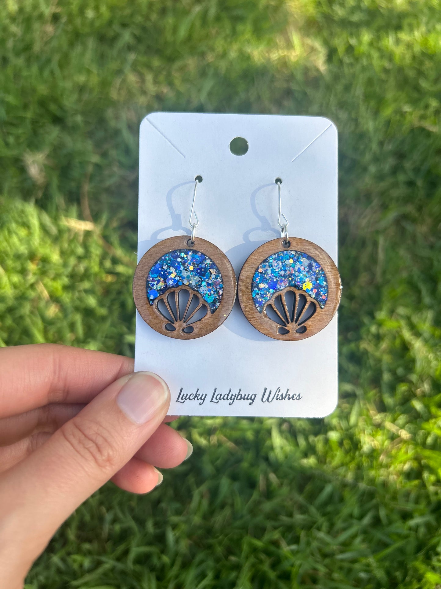 Hoop Shells wooden earrings