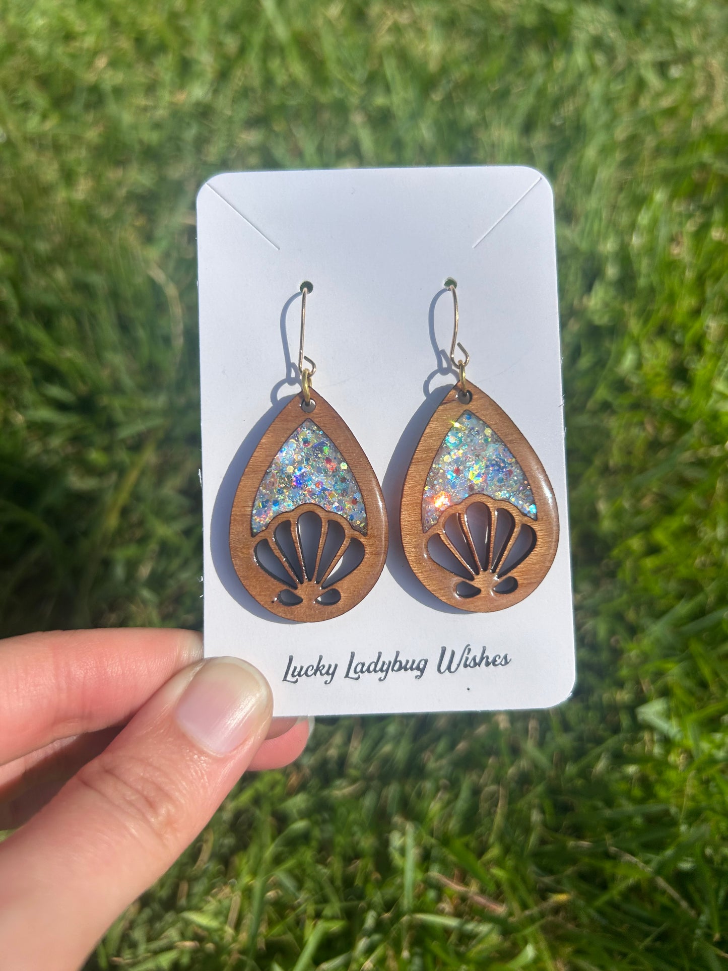 Teardrop Shells wooden earrings