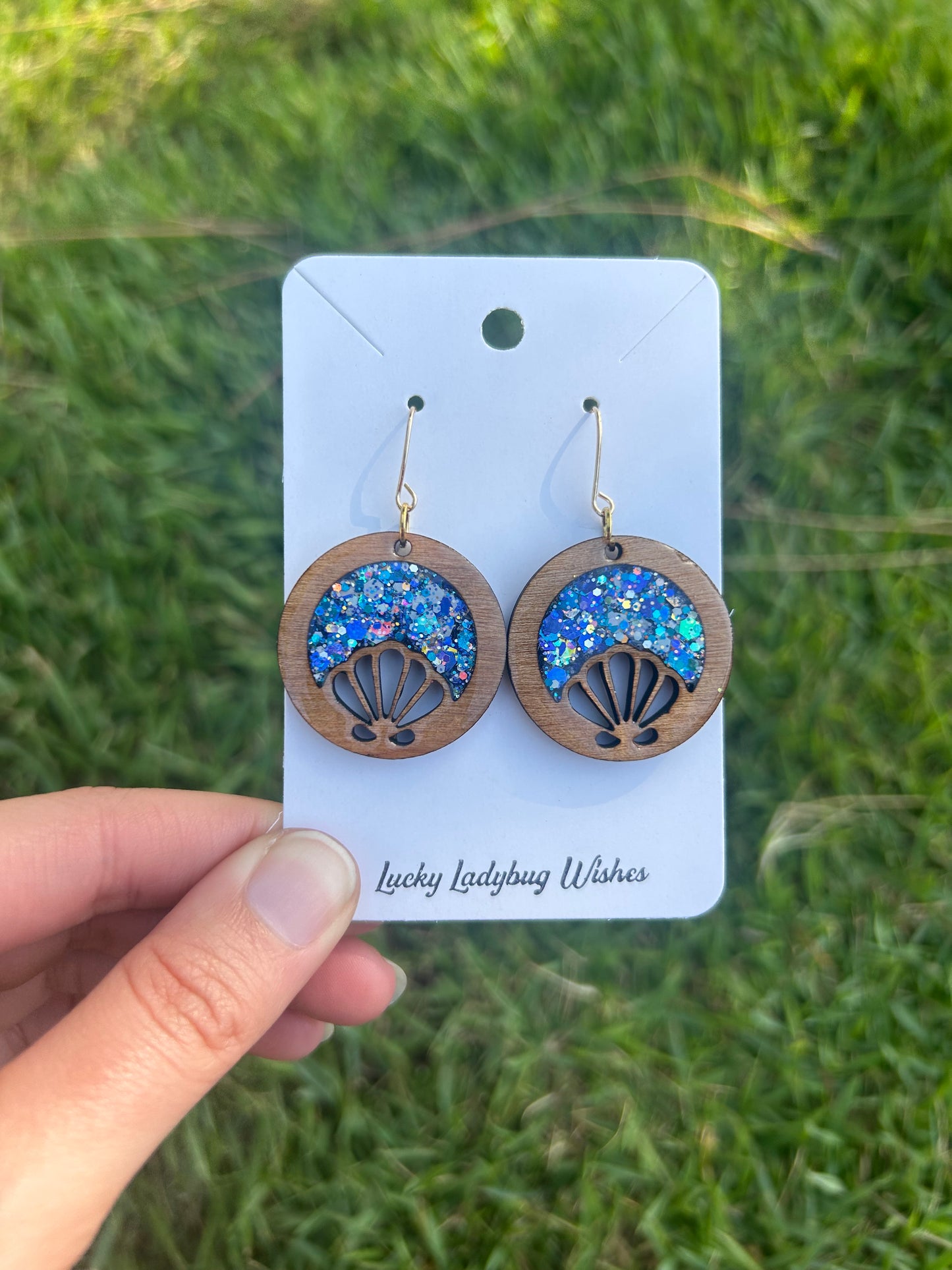 Hoop Shells wooden earrings