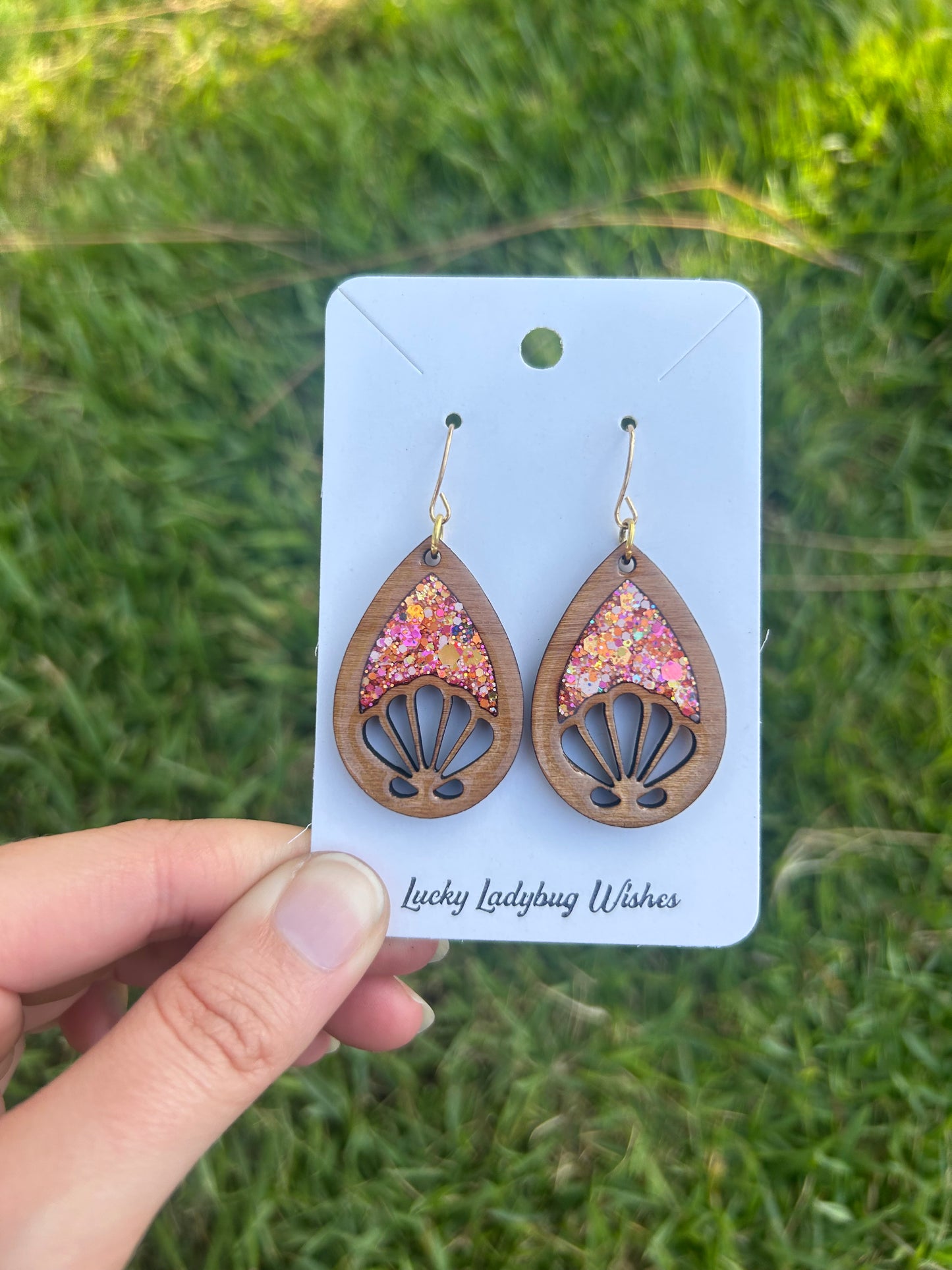 Teardrop Shells wooden earrings