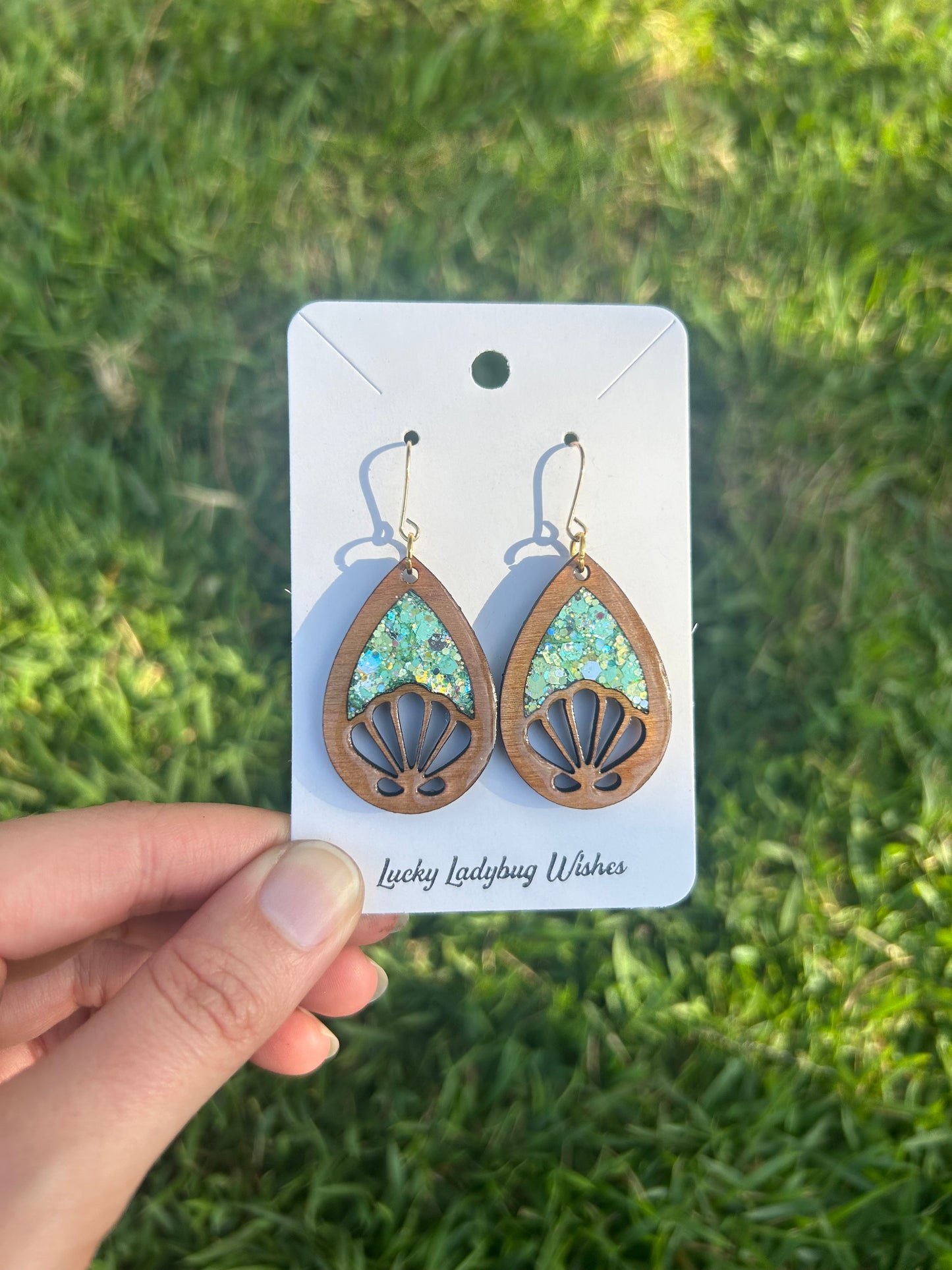 Teardrop Shells wooden earrings