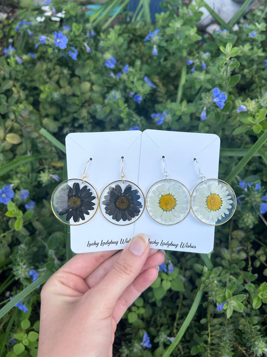 Daisy hoop earrings