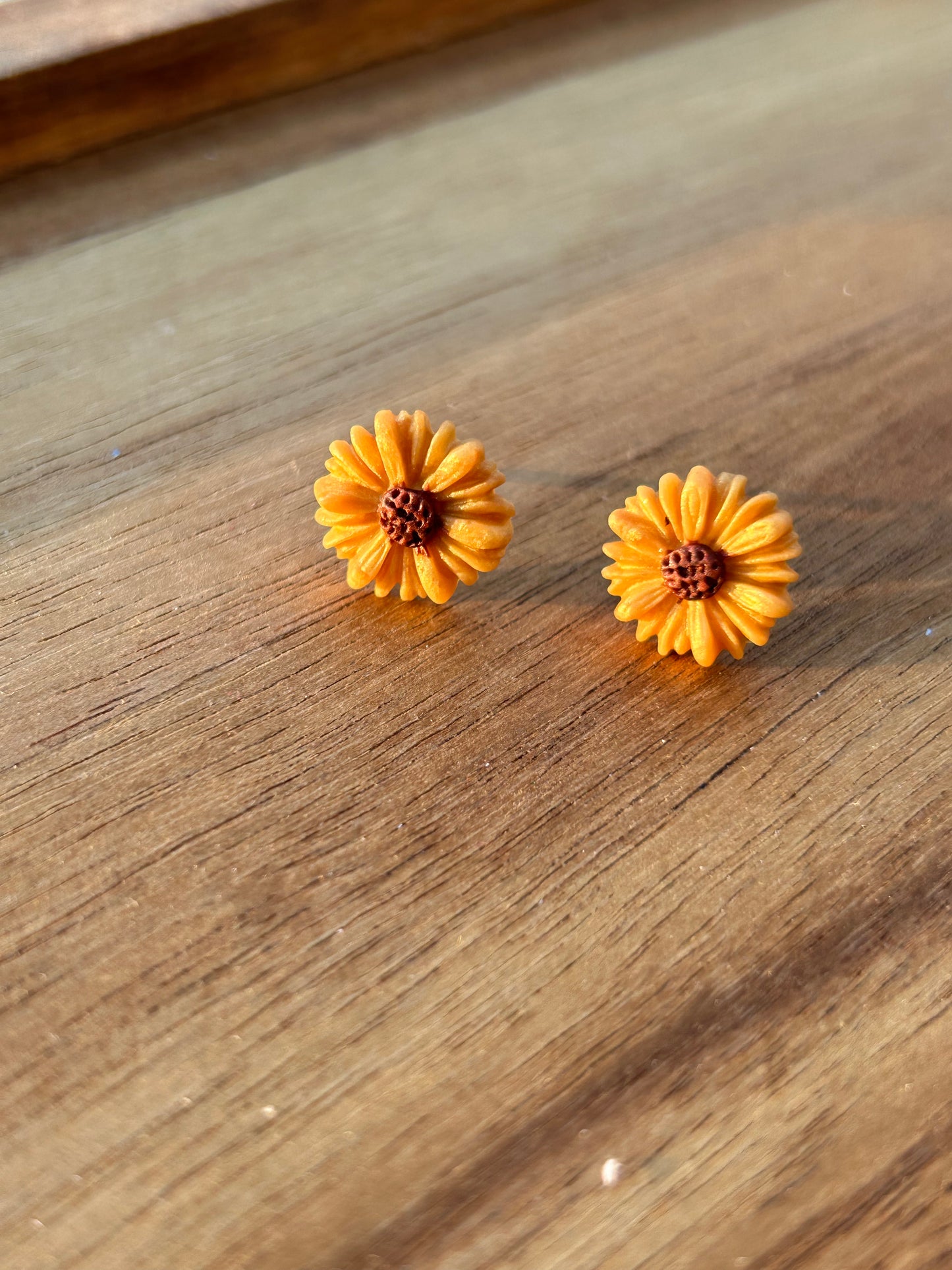 Daisy studs